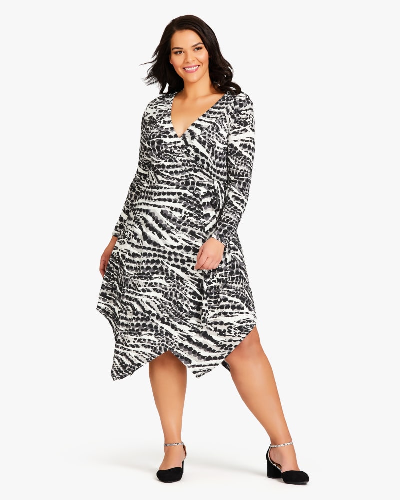 Plus size model wearing  by Avenue | Dia&Co | dia_product_style_image_id:181939